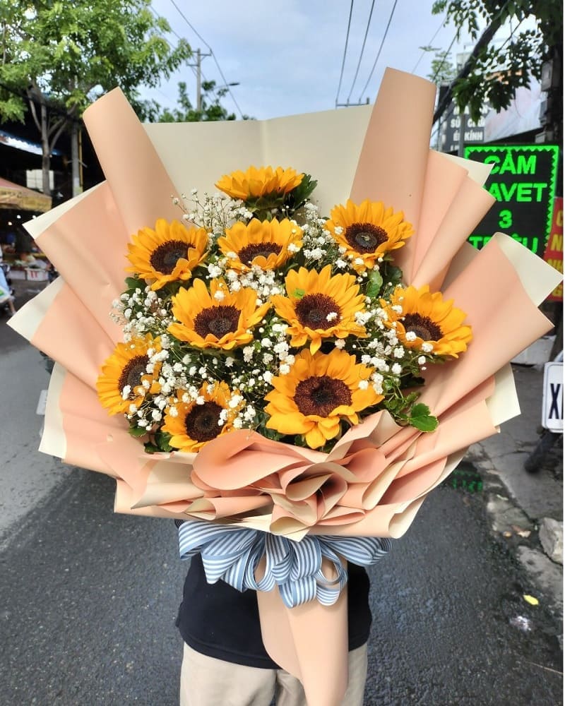 Mừng tốt nghiệp tặng hoa gì?